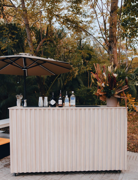 SOLAR POWERED MARKET UMBRELLA WITH LED LIGHTS, BLUETOOTH AND 4 USB PORTS